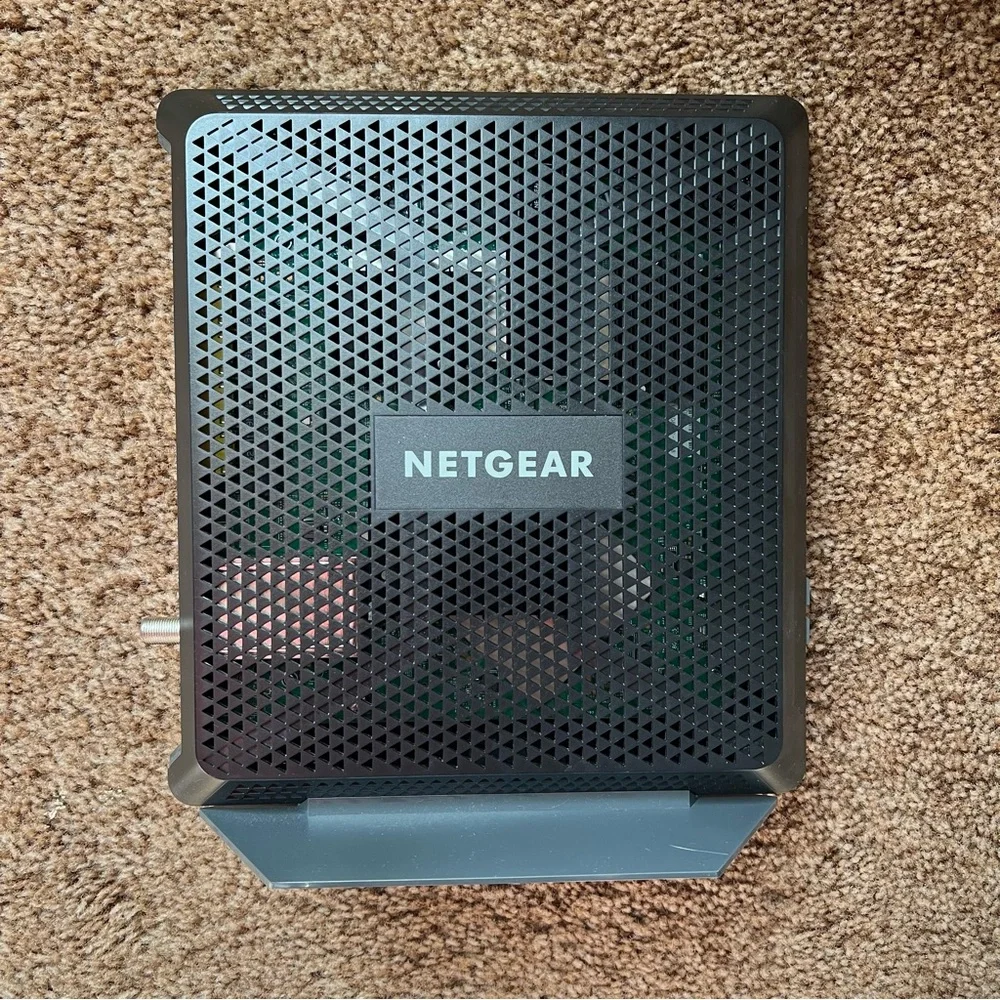NETGEAR Nighthawk Cable Modem WiFi Router AC1900 Built-In DOCSIS - Picture 4 of 15